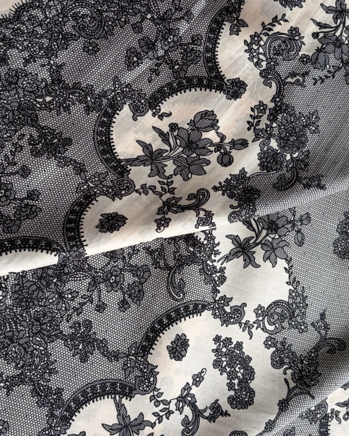 2000S VICTORIAN SILK SCARF