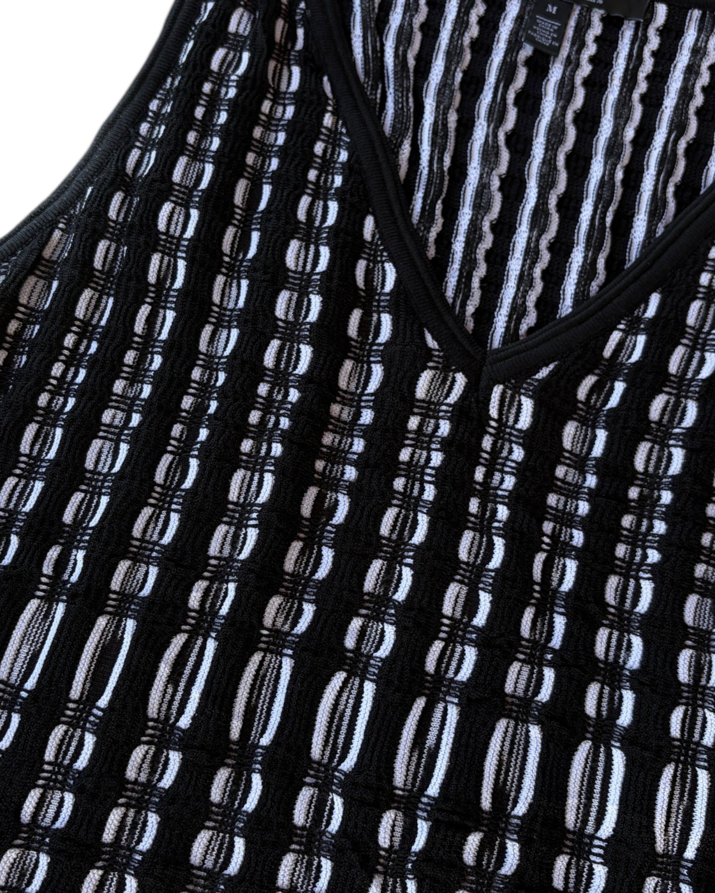 2000S WHITE HOUSE BLACK MARKET BLACK WHITE STRIPED TANK