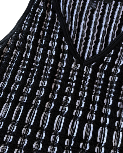 2000S WHITE HOUSE BLACK MARKET BLACK WHITE STRIPED TANK